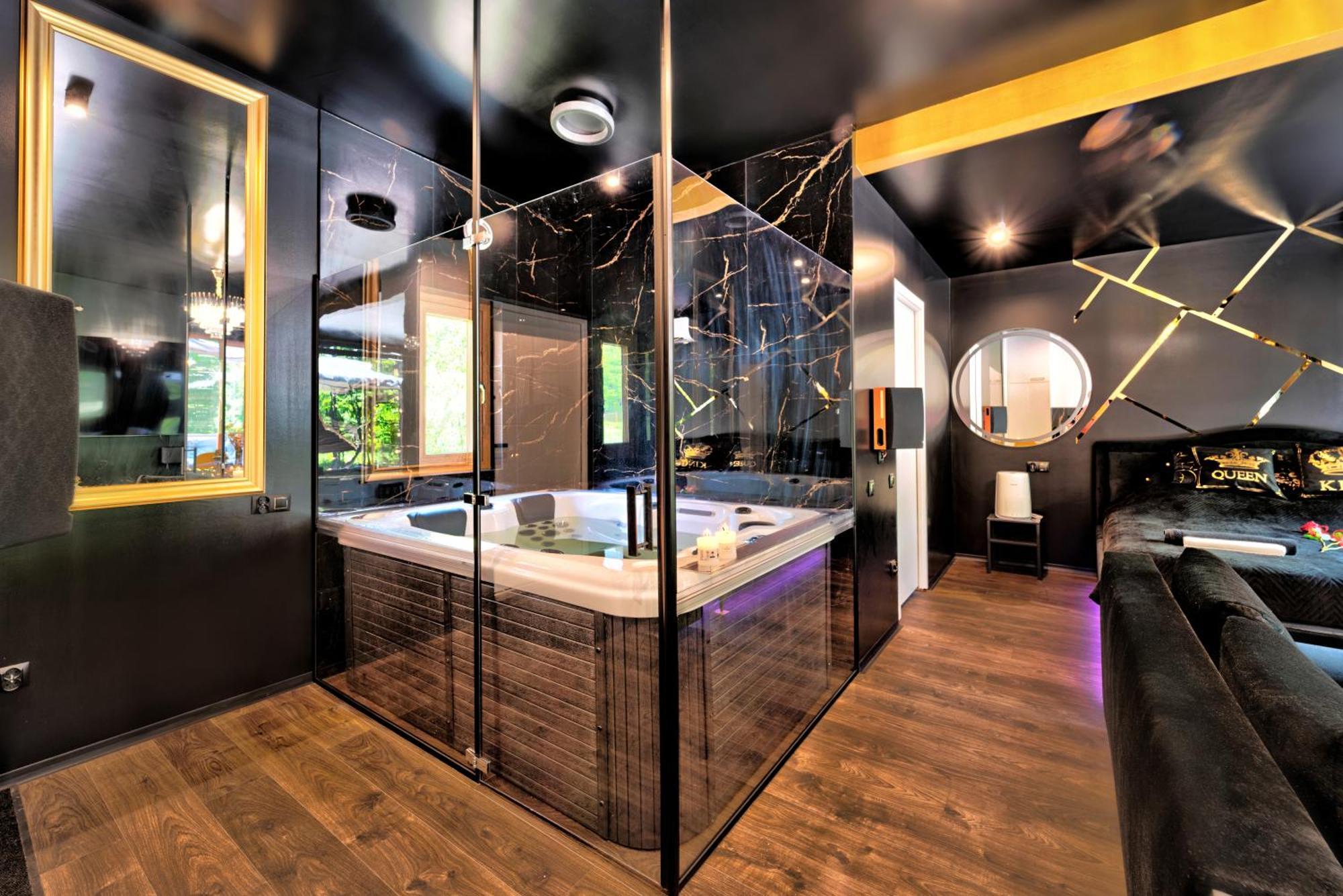 Royalrelax W Lesie Z Jacuzzi, Kinem Domowym 88' - Bialystok Apartment *