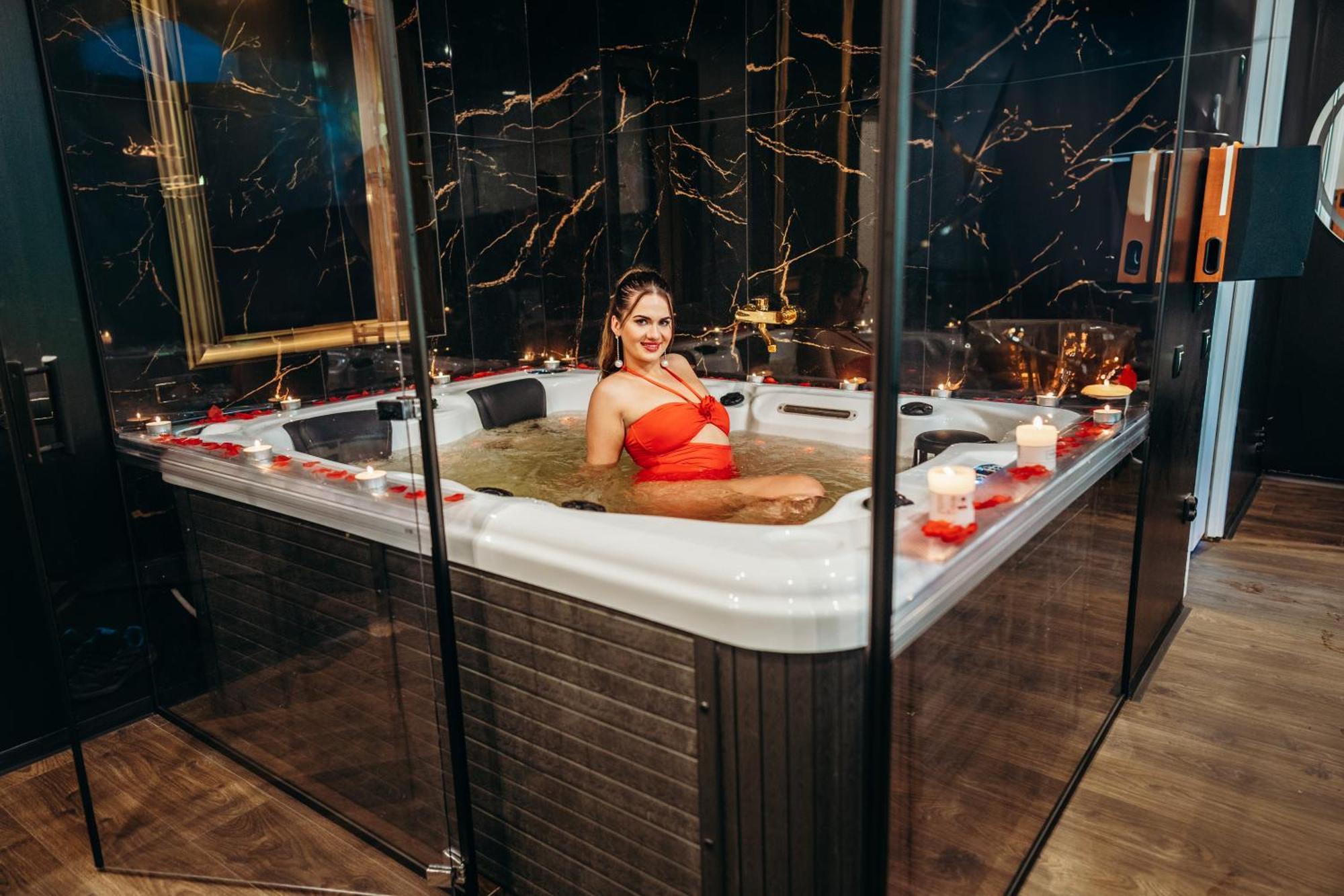Royalrelax W Lesie Z Jacuzzi, Kinem Domowym 88' - Bialystok