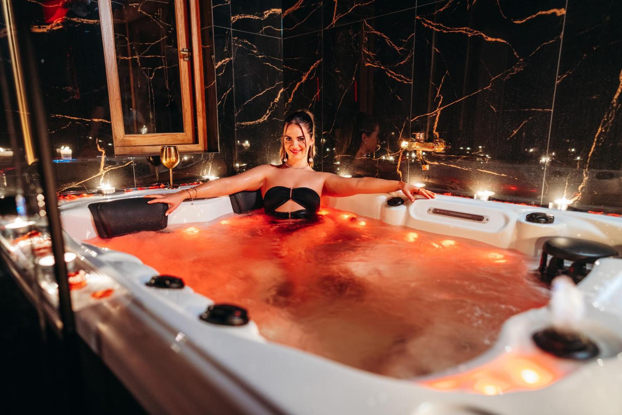 Royalrelax W Lesie Z Jacuzzi, Kinem Domowym 88' - Bialystok Apartment Choroszcz